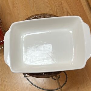 bergHOFF White Ceramic Baking Dish. INSIDE dimensions 8.5 x  11.5
